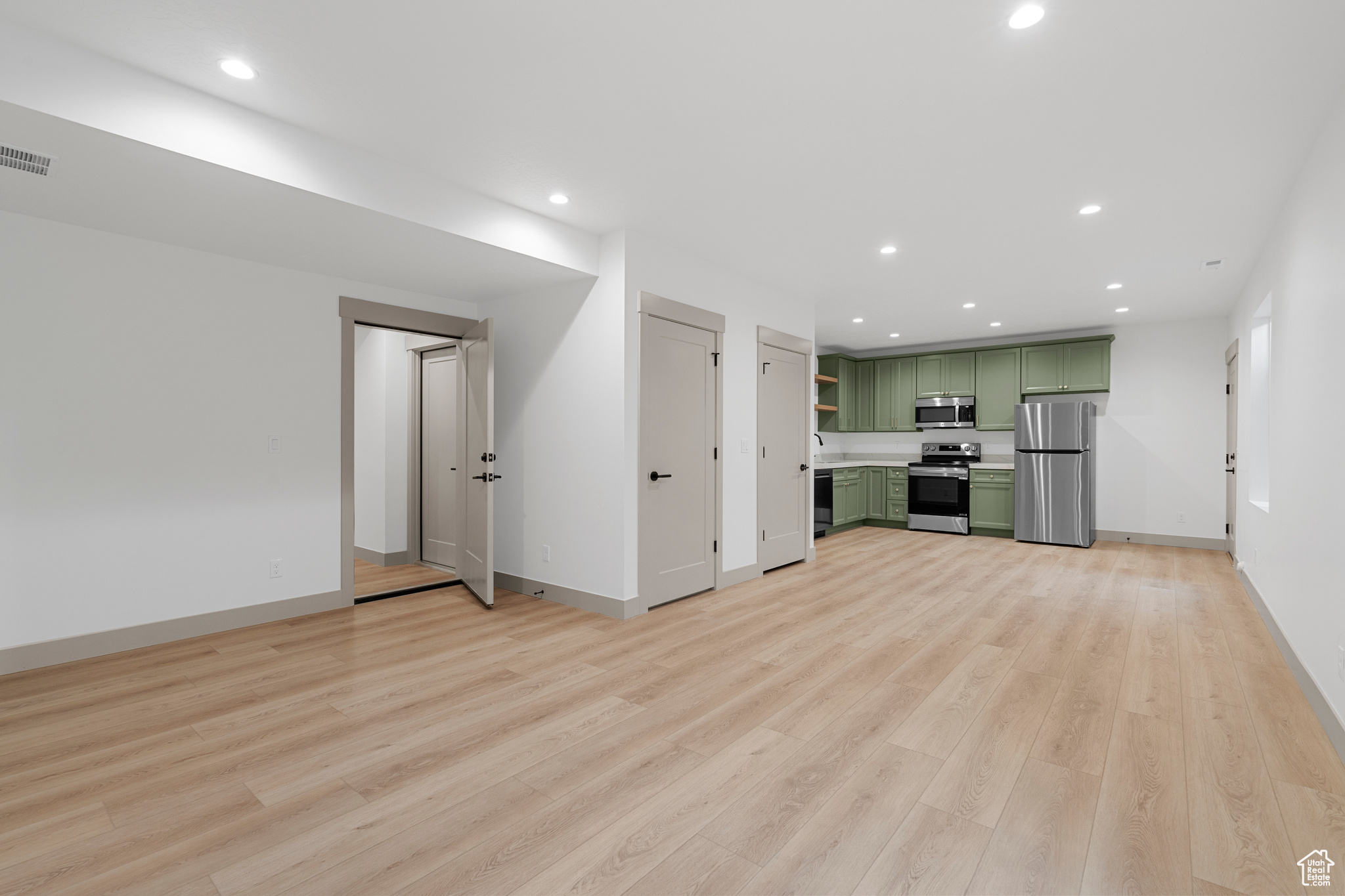 WEST RIDGE ESTATES - Residential