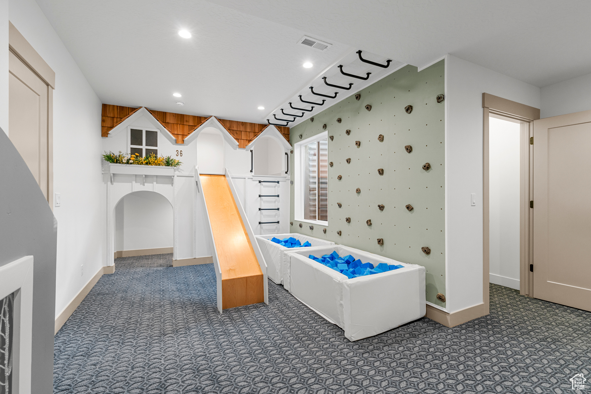 WEST RIDGE ESTATES - Residential