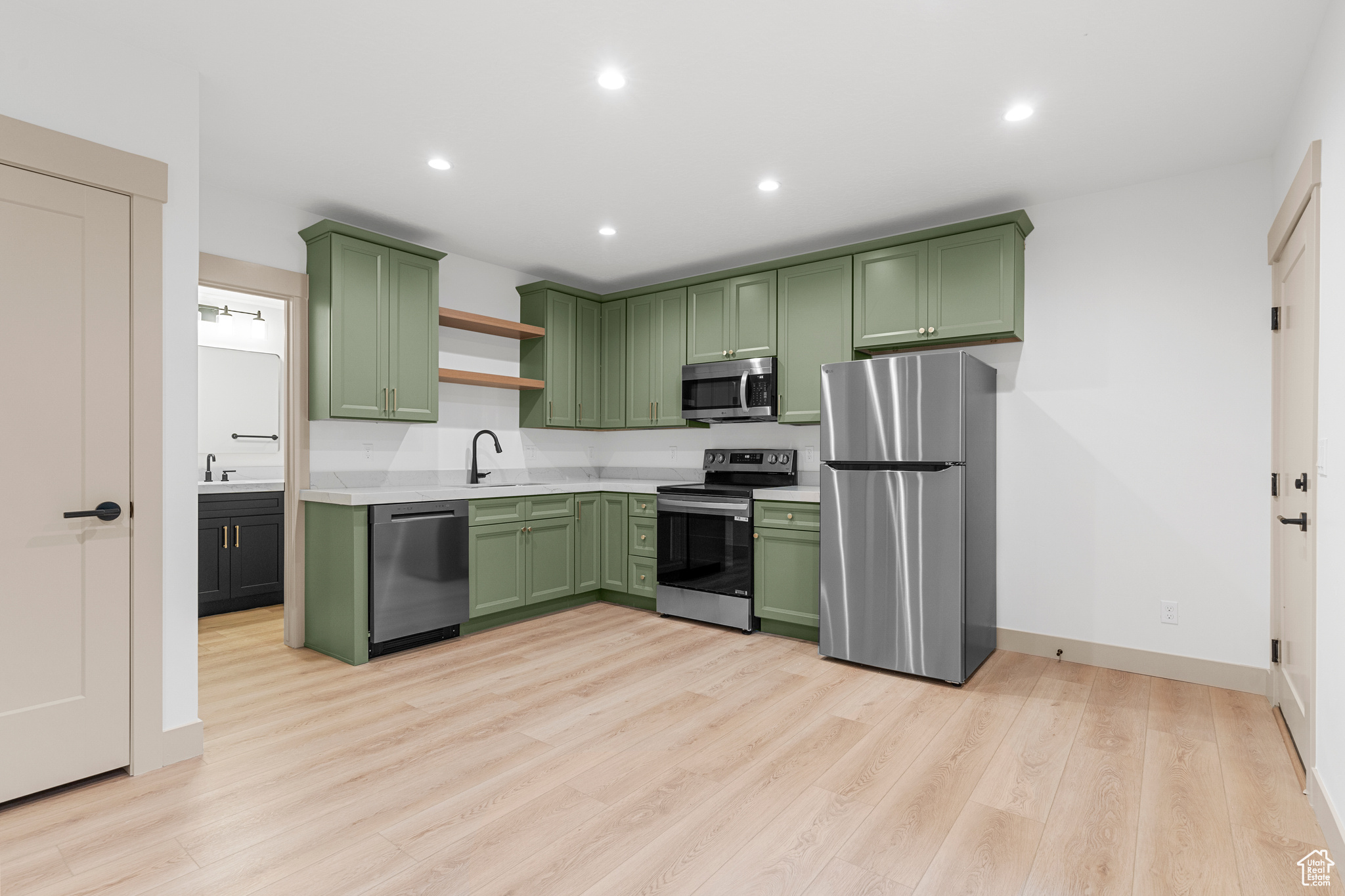 WEST RIDGE ESTATES - Residential