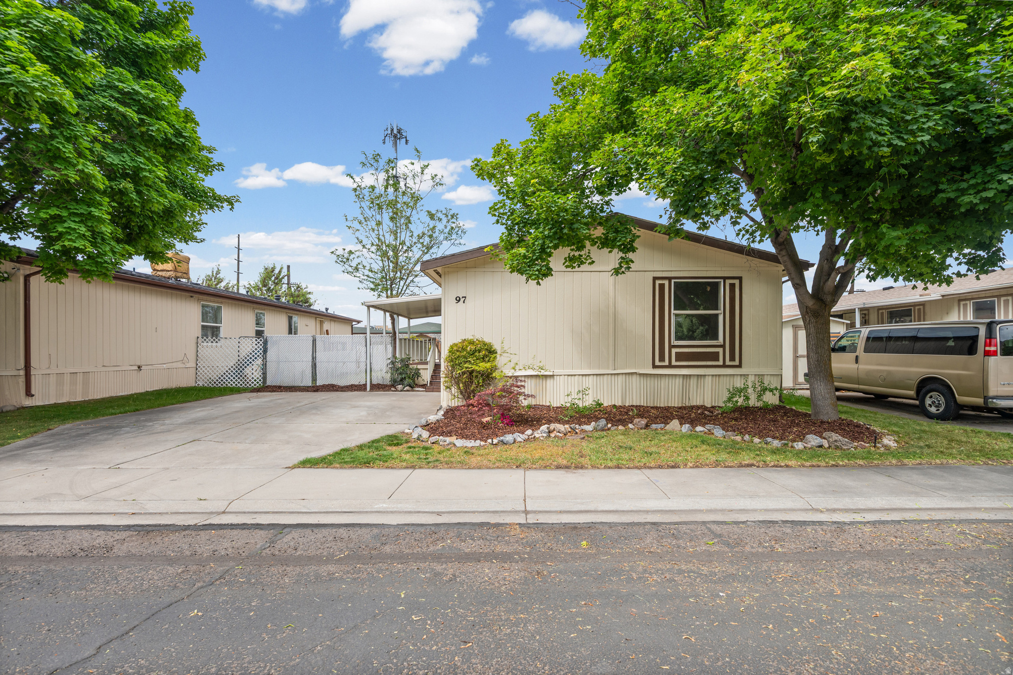 OAKBROOK - Residential