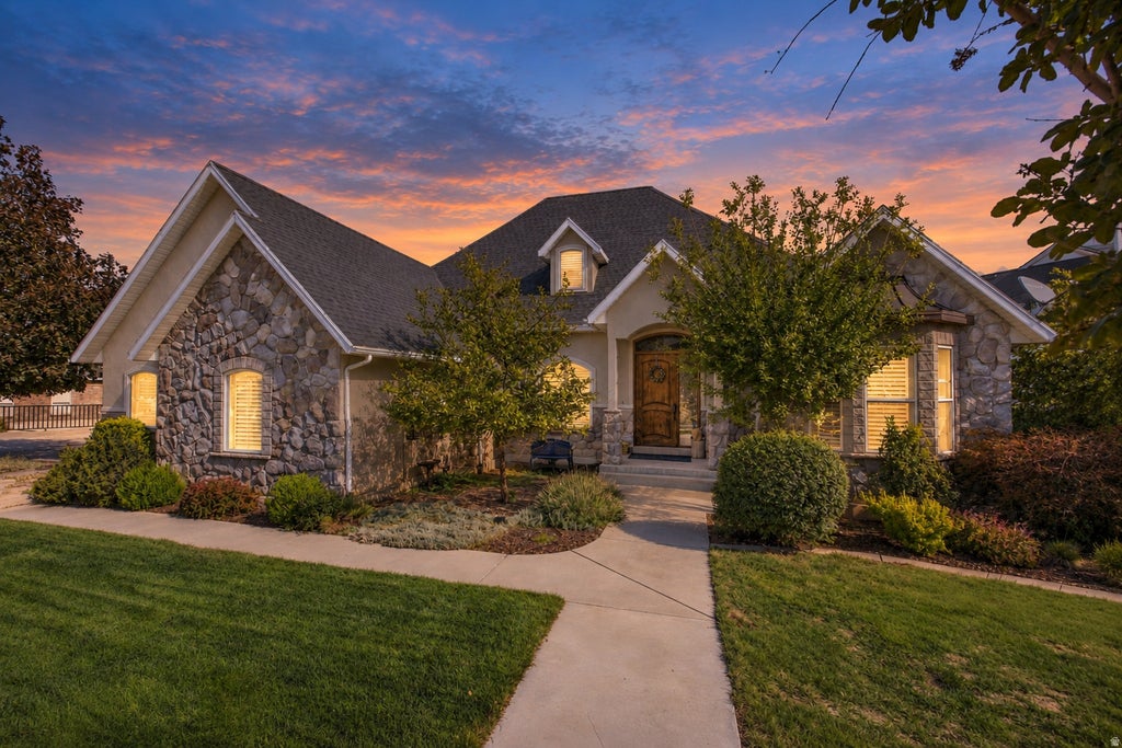 Photo of 92 W SALEM HILLS DR, Elk Ridge, UT 84651 (MLS # 2185809)