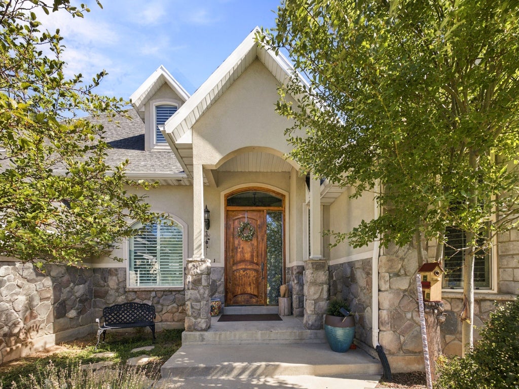 Photo of 92 W SALEM HILLS DR, Elk Ridge, UT 84651 (MLS # 2185809)