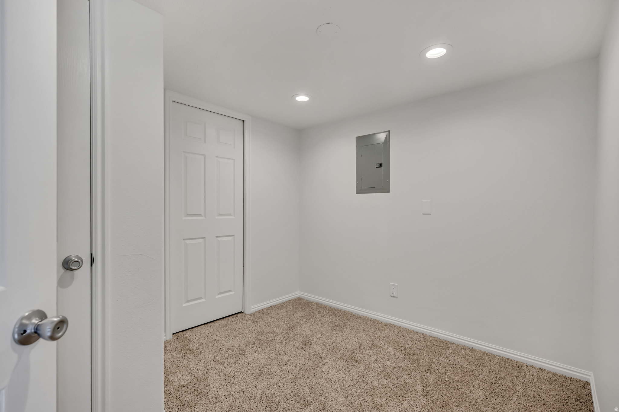 VINTAGE ON THE BLUFFS - Residential