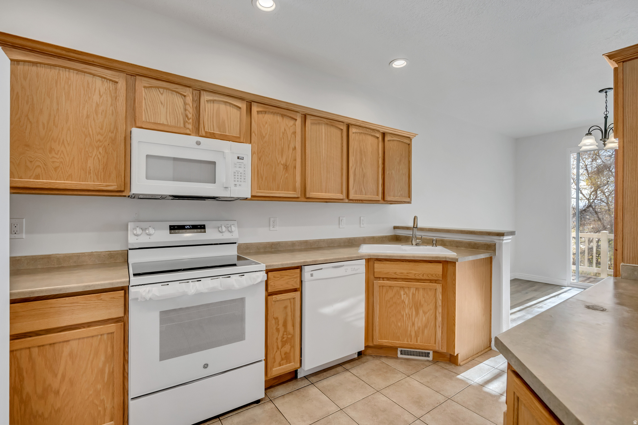 VINTAGE ON THE BLUFFS - Residential