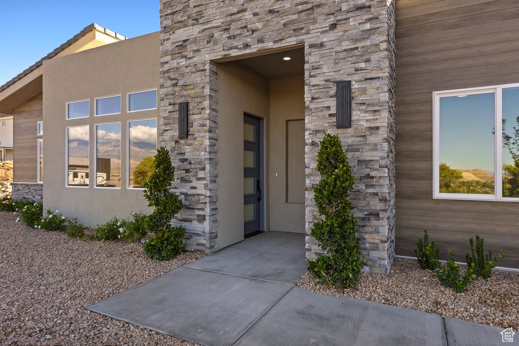 Photo of 402 N 200 E, La Verkin, UT 84745 (MLS # 2116376)