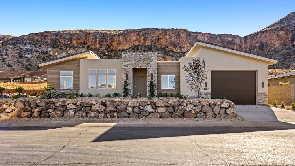 Photo of 402 N 200 E, La Verkin, UT 84745 (MLS # 2116376)