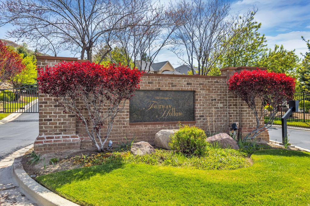 Photo of 1566 E FAIRWAY RD S, Draper, UT 84020 (MLS # 2153332)