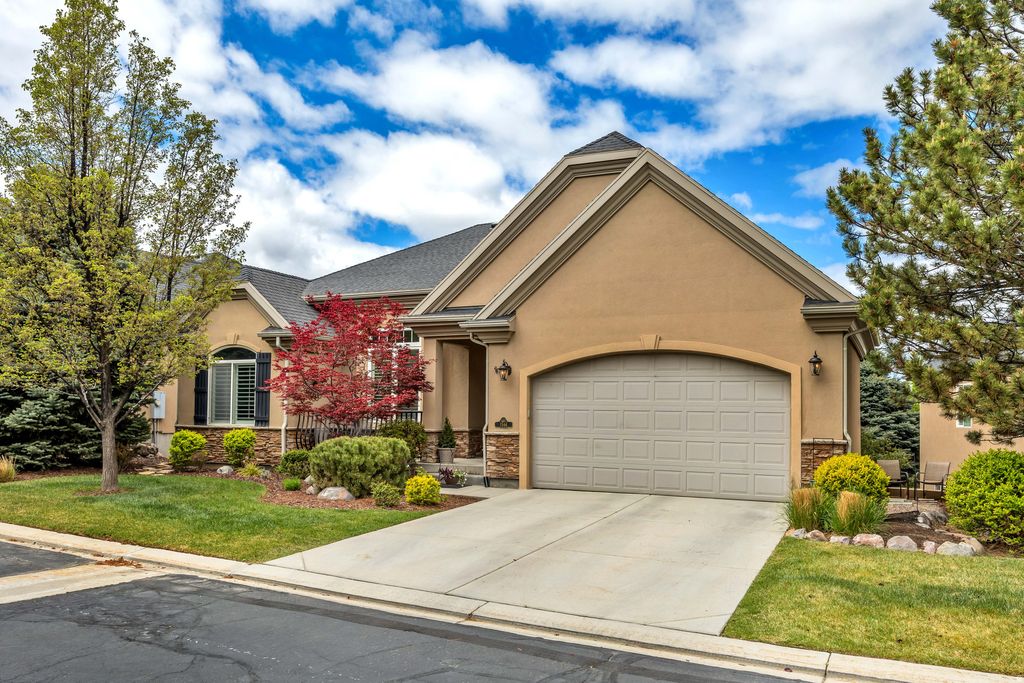 Photo of 1566 E FAIRWAY RD S, Draper, UT 84020 (MLS # 2153332)