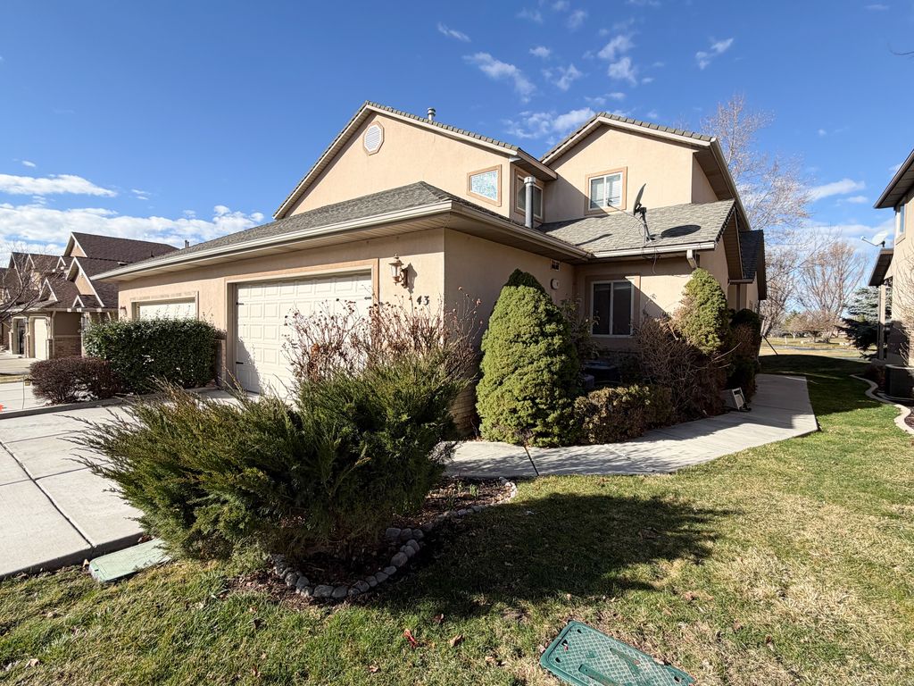 Photo of 43 HILLSBOROUGH DR, Pleasant View, UT 84414 (MLS # 2140924)