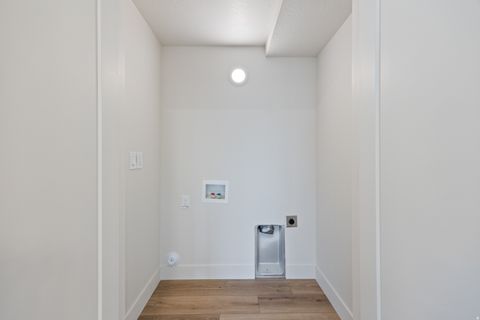 Tiny photo for 846 E 400 N, Salem, UT 84653 (MLS # 2134391)