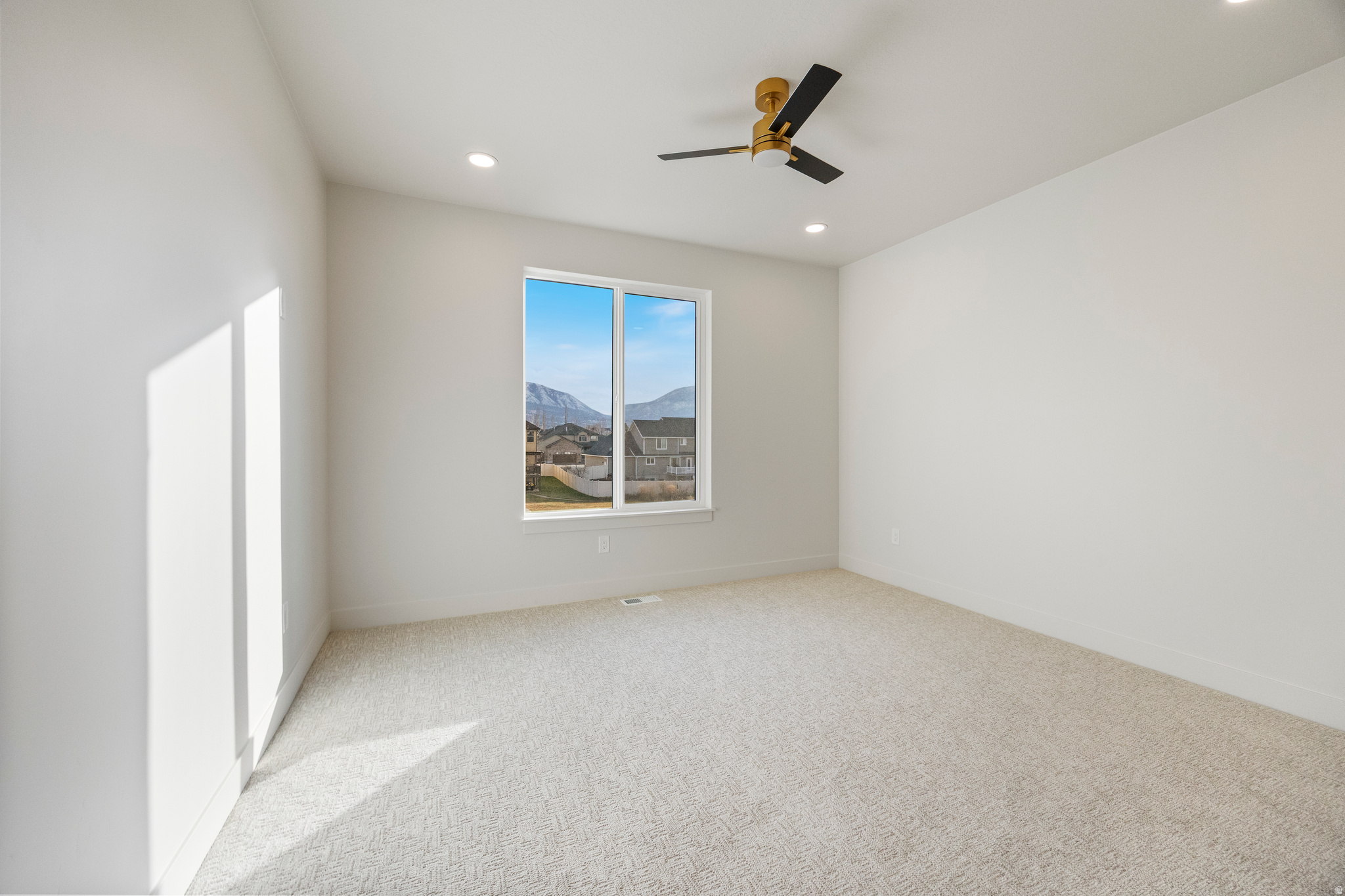 DRAGON MEADOWS - Residential