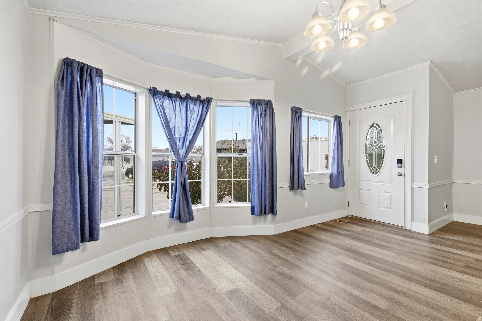 APPLEWOOD - Residential