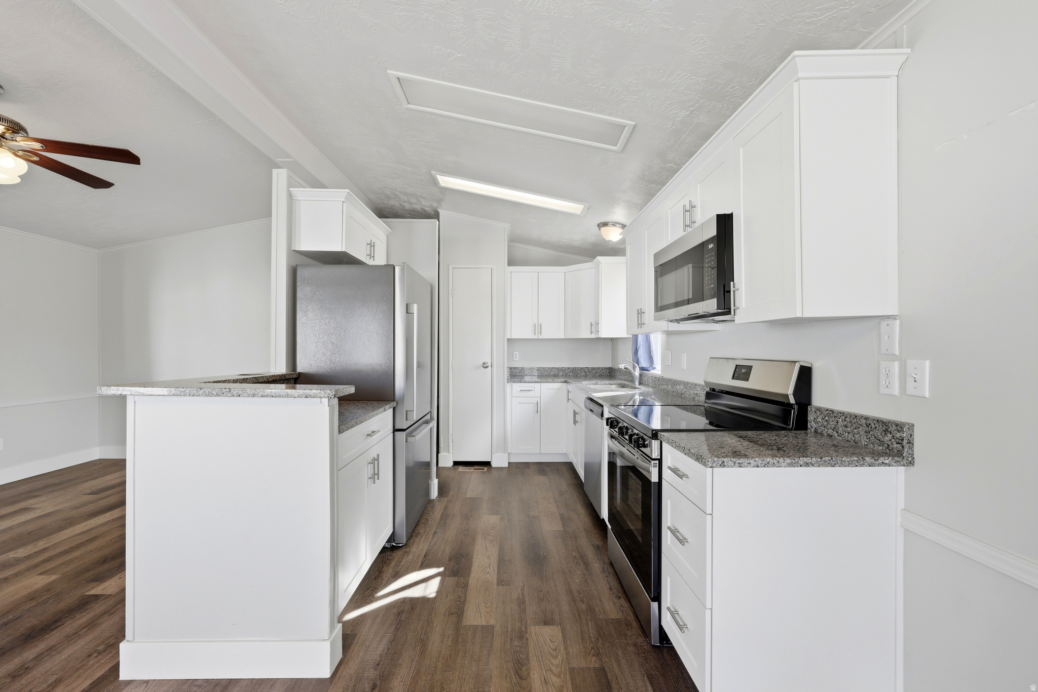 APPLEWOOD - Residential
