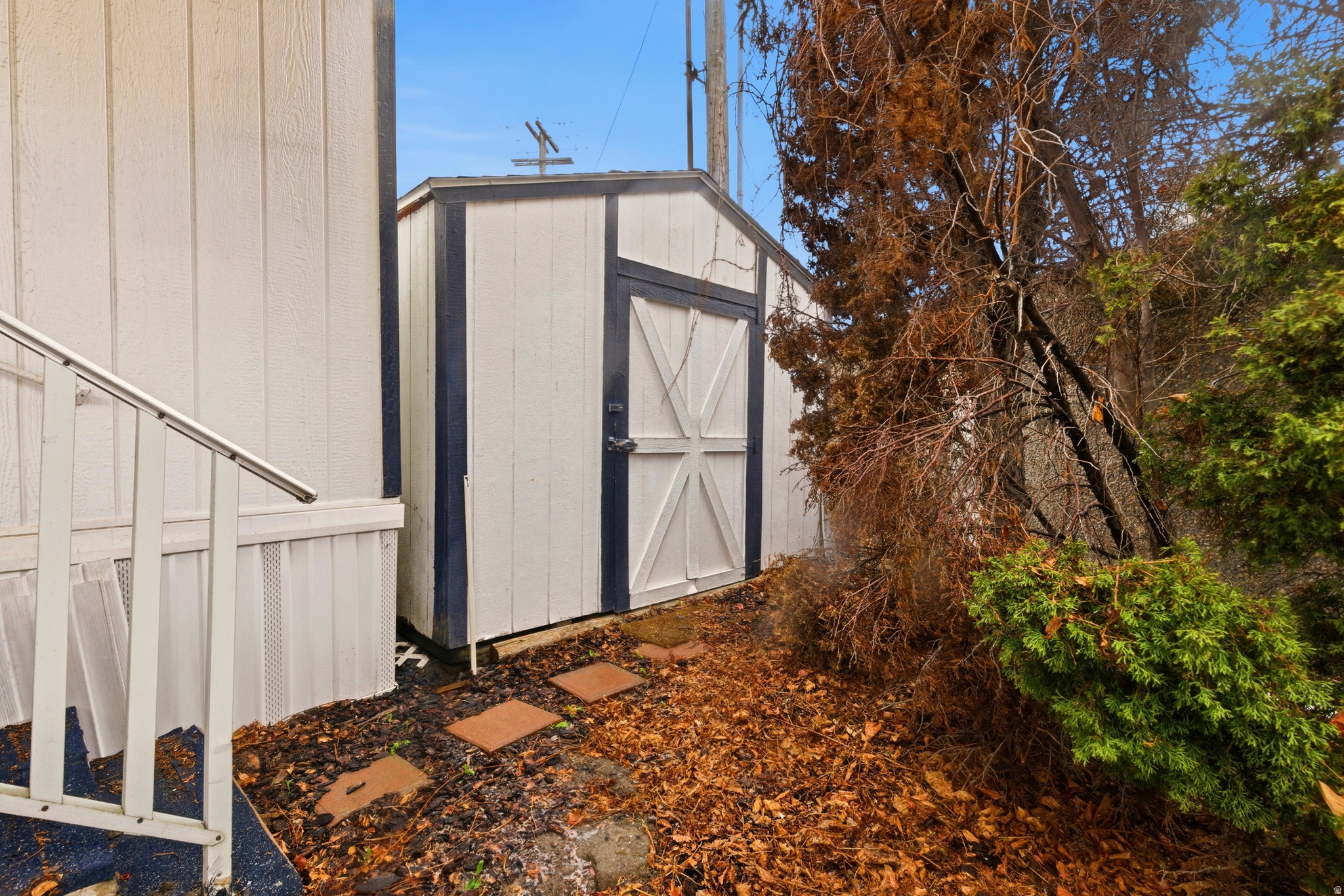 APPLEWOOD - Residential