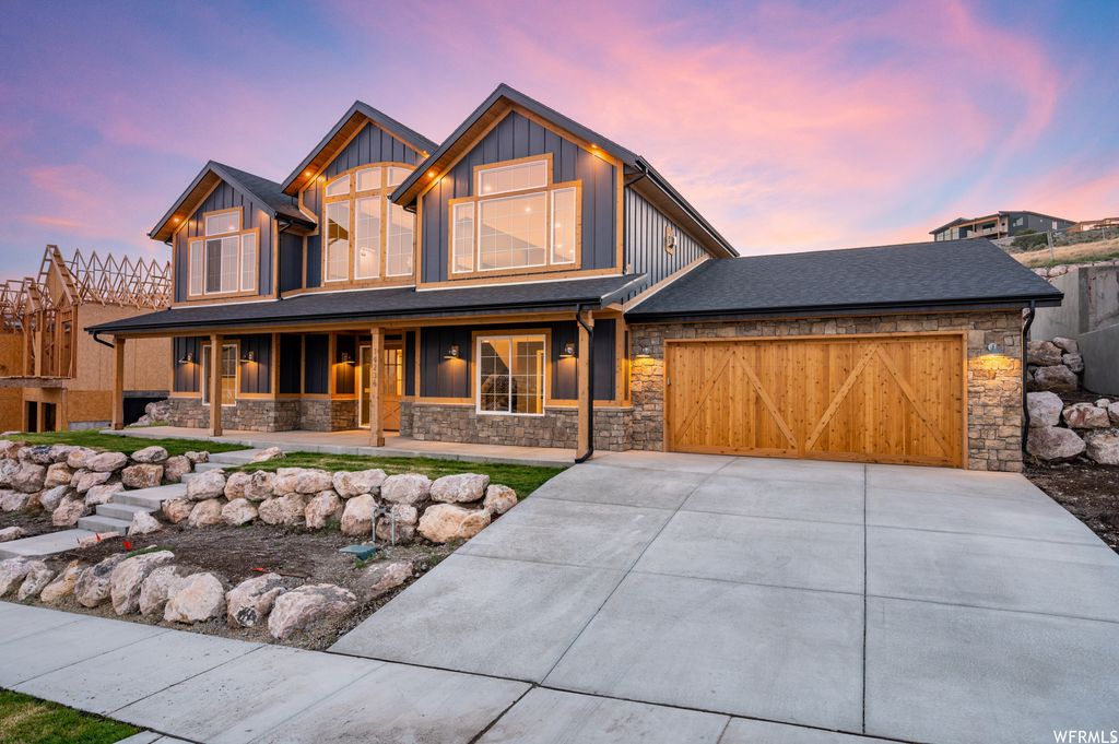 Photo of 14236 S SUMMIT CREST LN, Herriman, UT 84096 (MLS # 2126321)