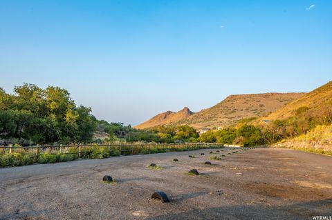 Tiny photo for 14236 S SUMMIT CREST LN, Herriman, UT 84096 (MLS # 2126321)