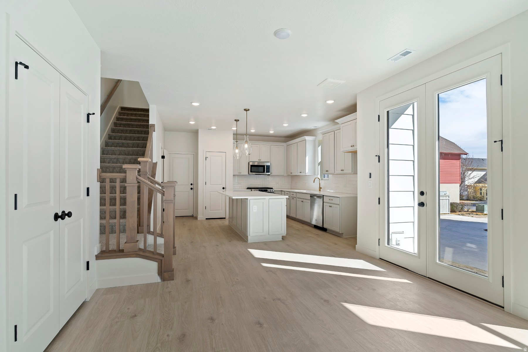 DAYBREAK - Residential