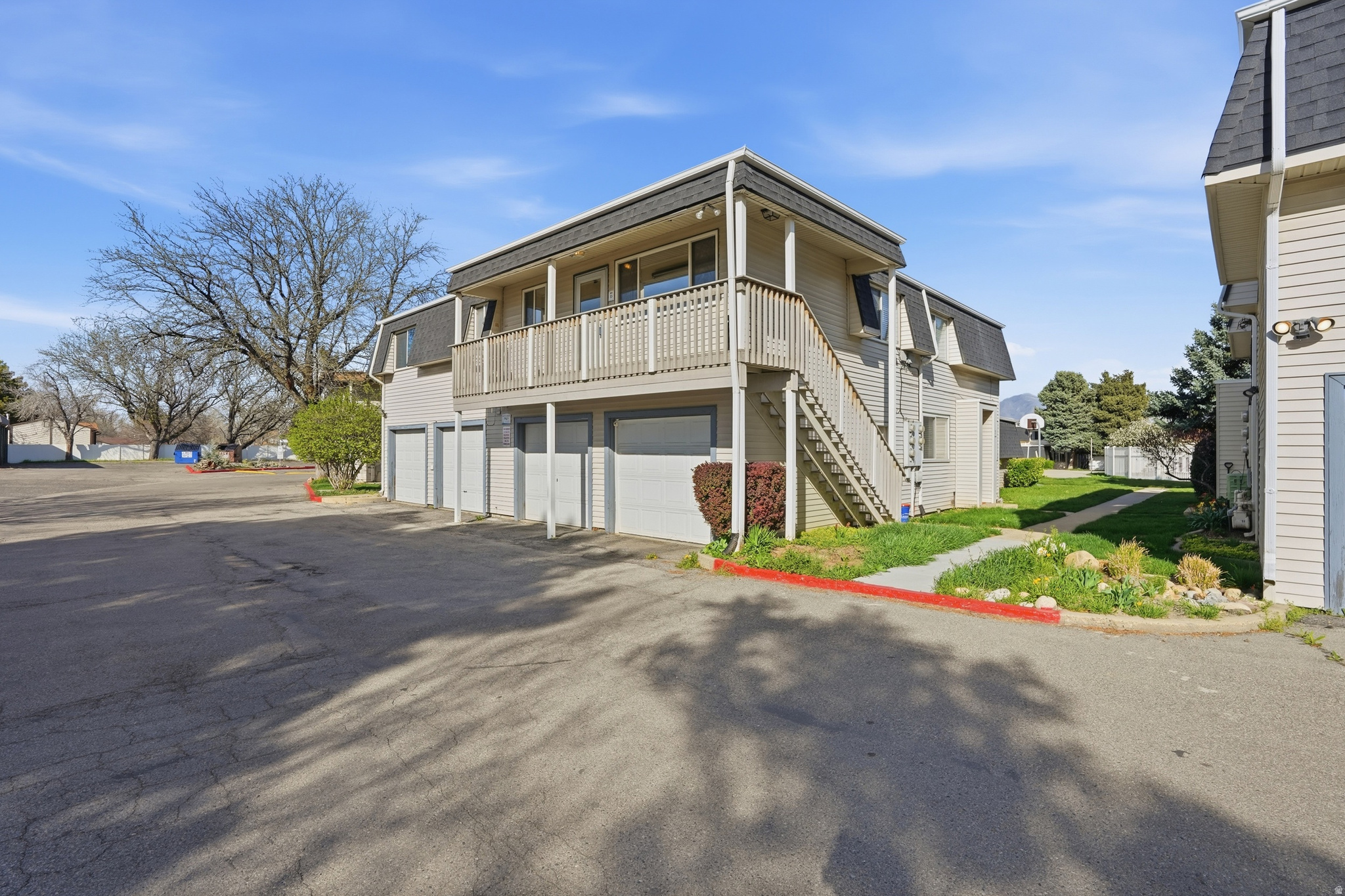 MEADOWBROOK - Residential