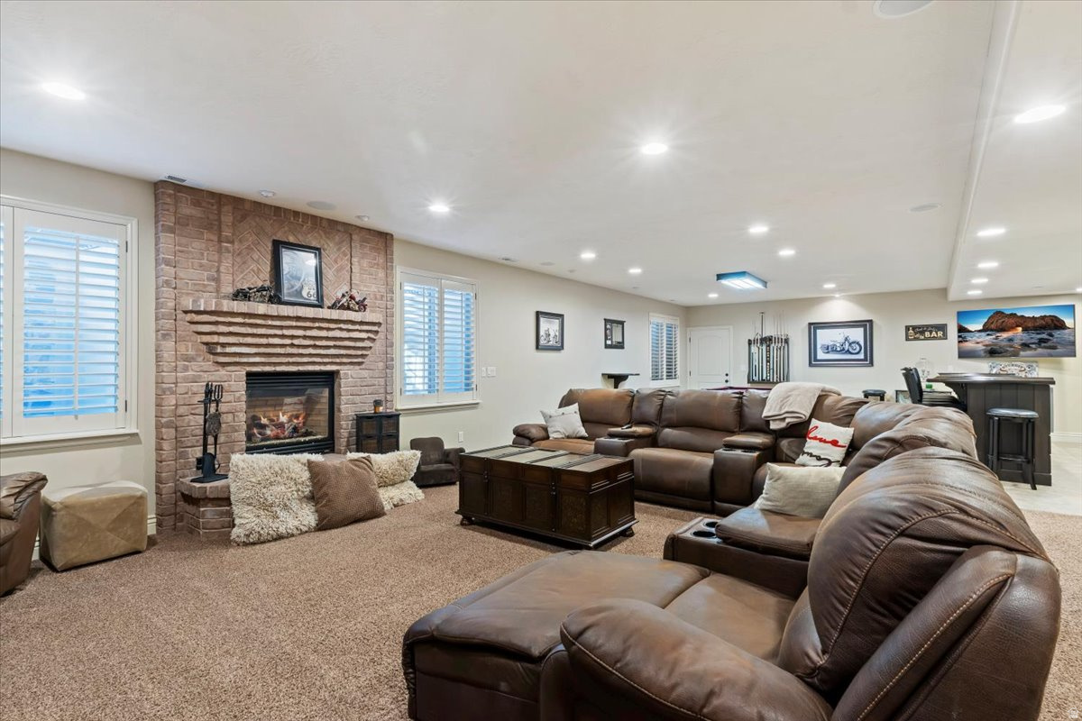 JACKSON DOWNS - Residential