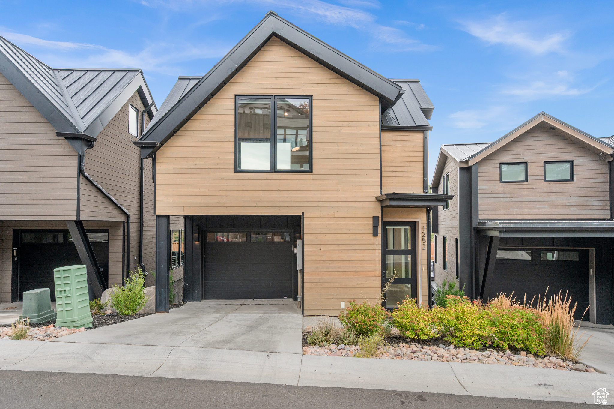 1252 ROTHWELL RD