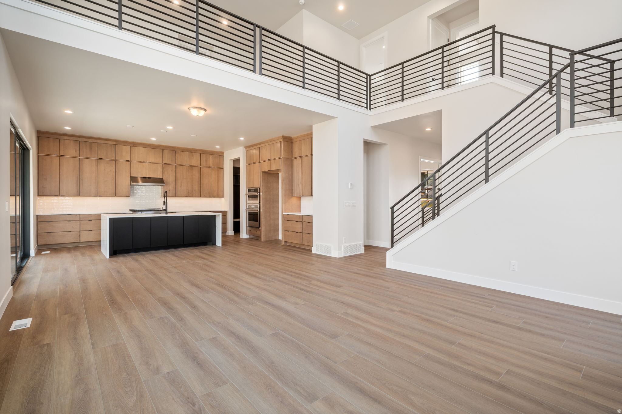 LAKEVIEW ESTATES - Residential