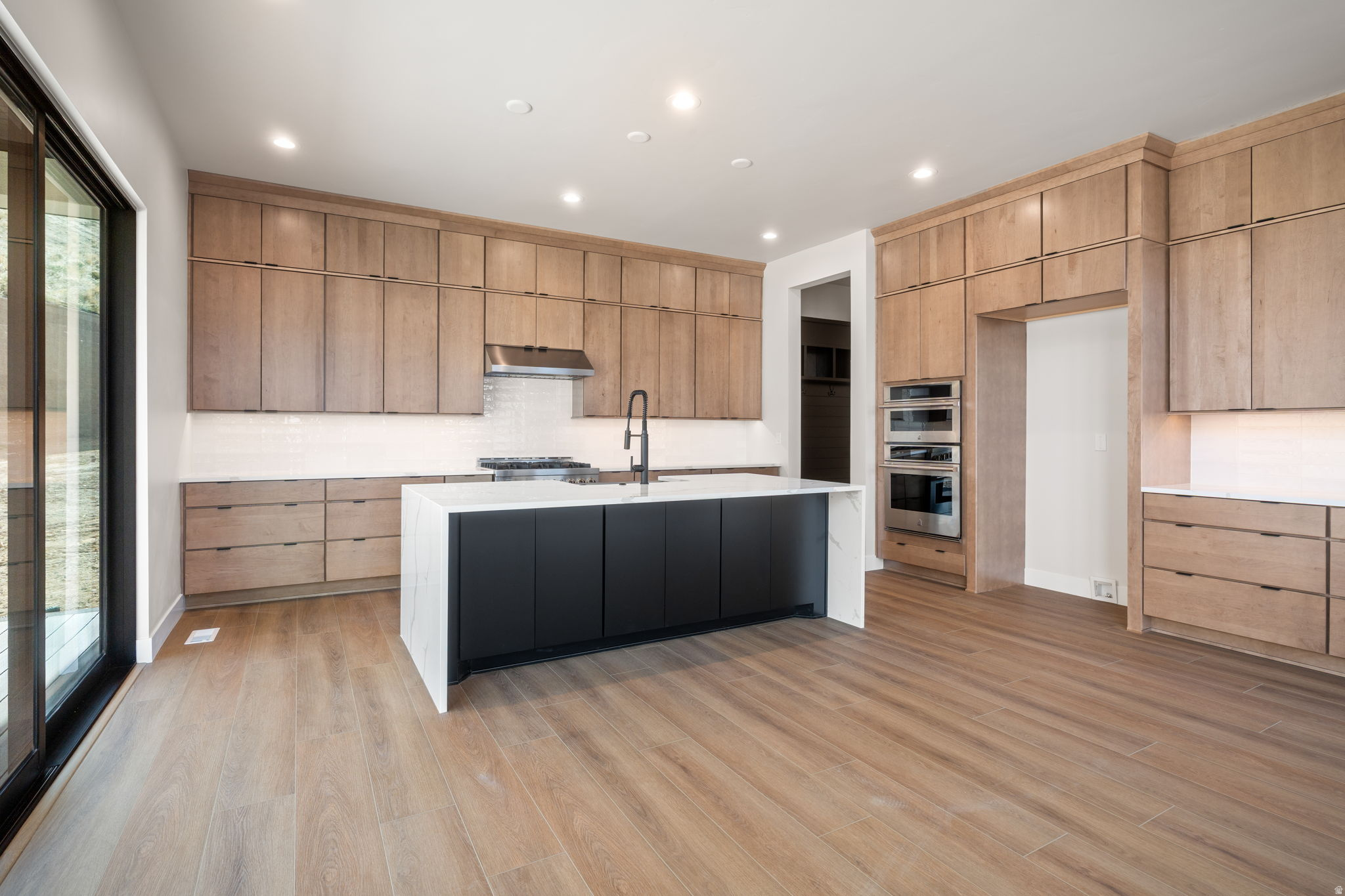 LAKEVIEW ESTATES - Residential