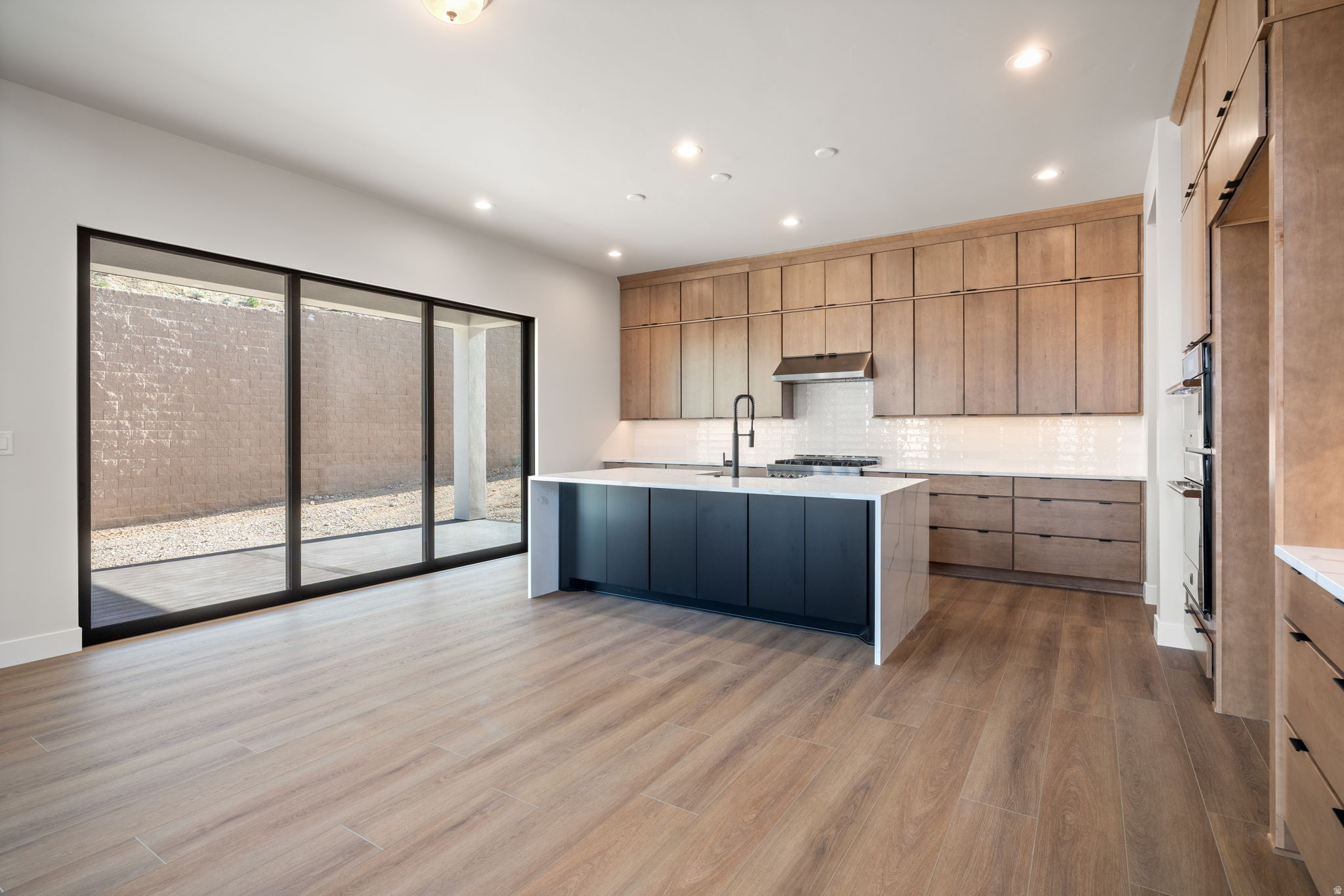 LAKEVIEW ESTATES - Residential