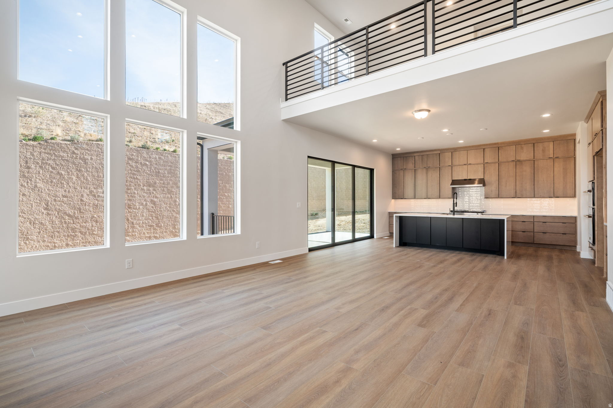 LAKEVIEW ESTATES - Residential