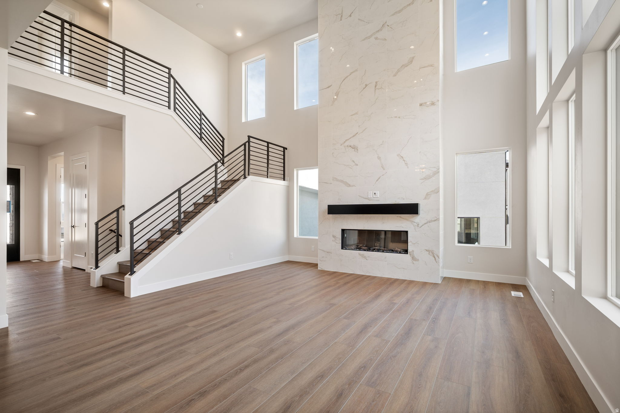 LAKEVIEW ESTATES - Residential