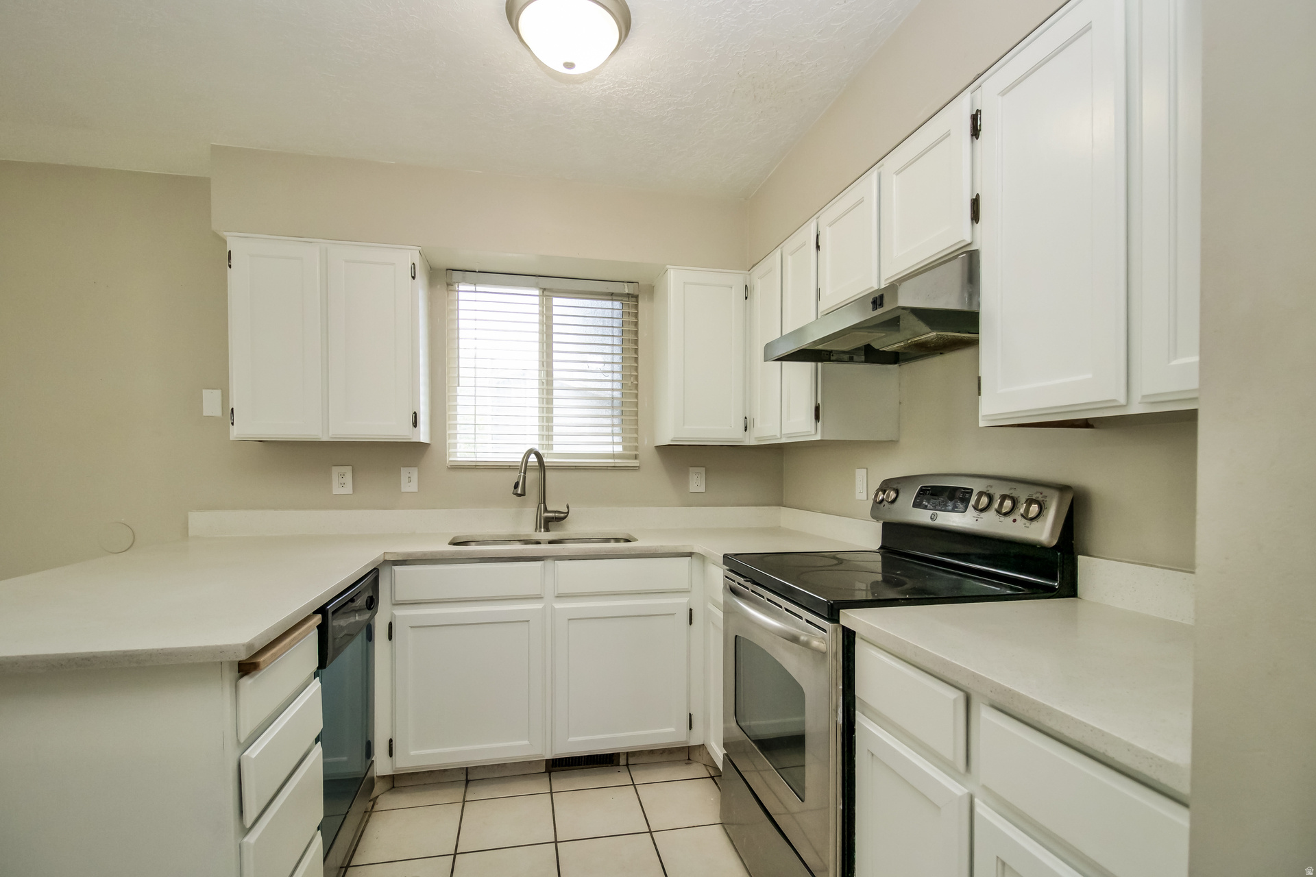 OQUIRRH SHADOWS - Residential