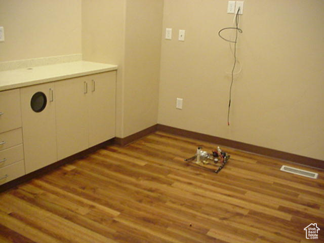 FARR WEST BUSINESS PLAZA - Commercial Lease