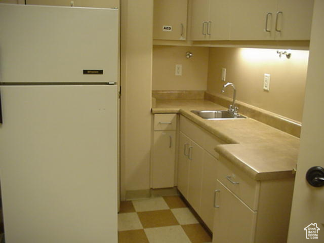 FARR WEST BUSINESS PLAZA - Commercial Lease