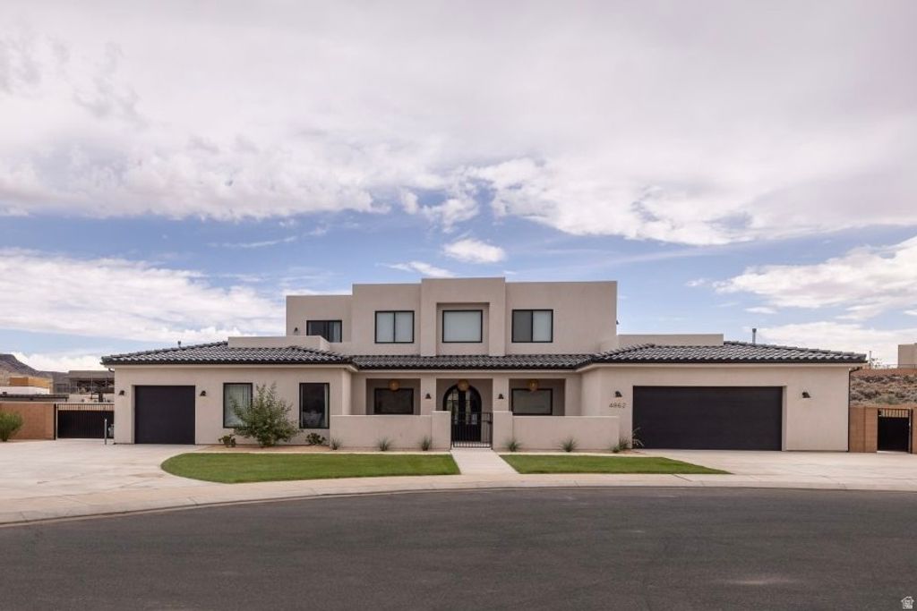 Photo of 4862 N SAND COVE CIR, Saint George, UT 84770 (MLS # 2134143)