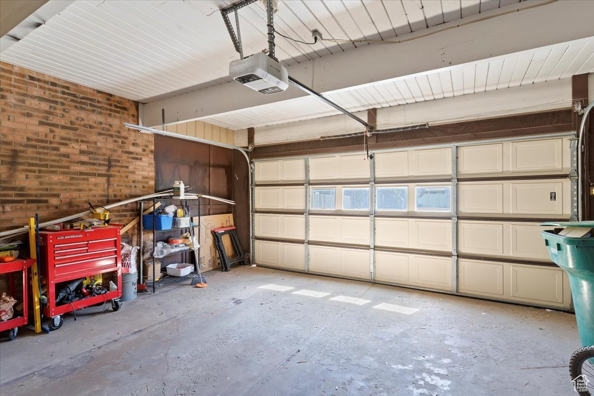 EMERALD HILLS - Residential