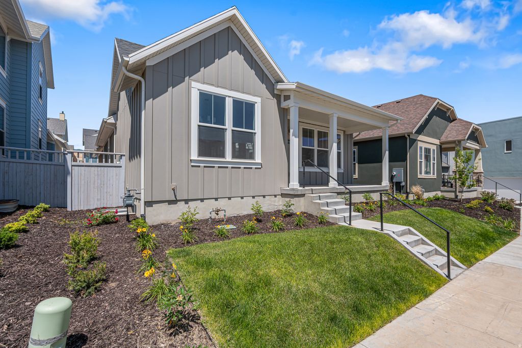 Photo of 11184 S EASY BEE RD #265, South Jordan, UT 84009 (MLS # 2126847)