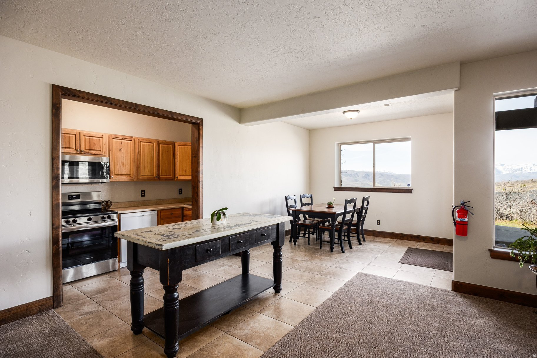 BIG POLE ESTATES - Residential