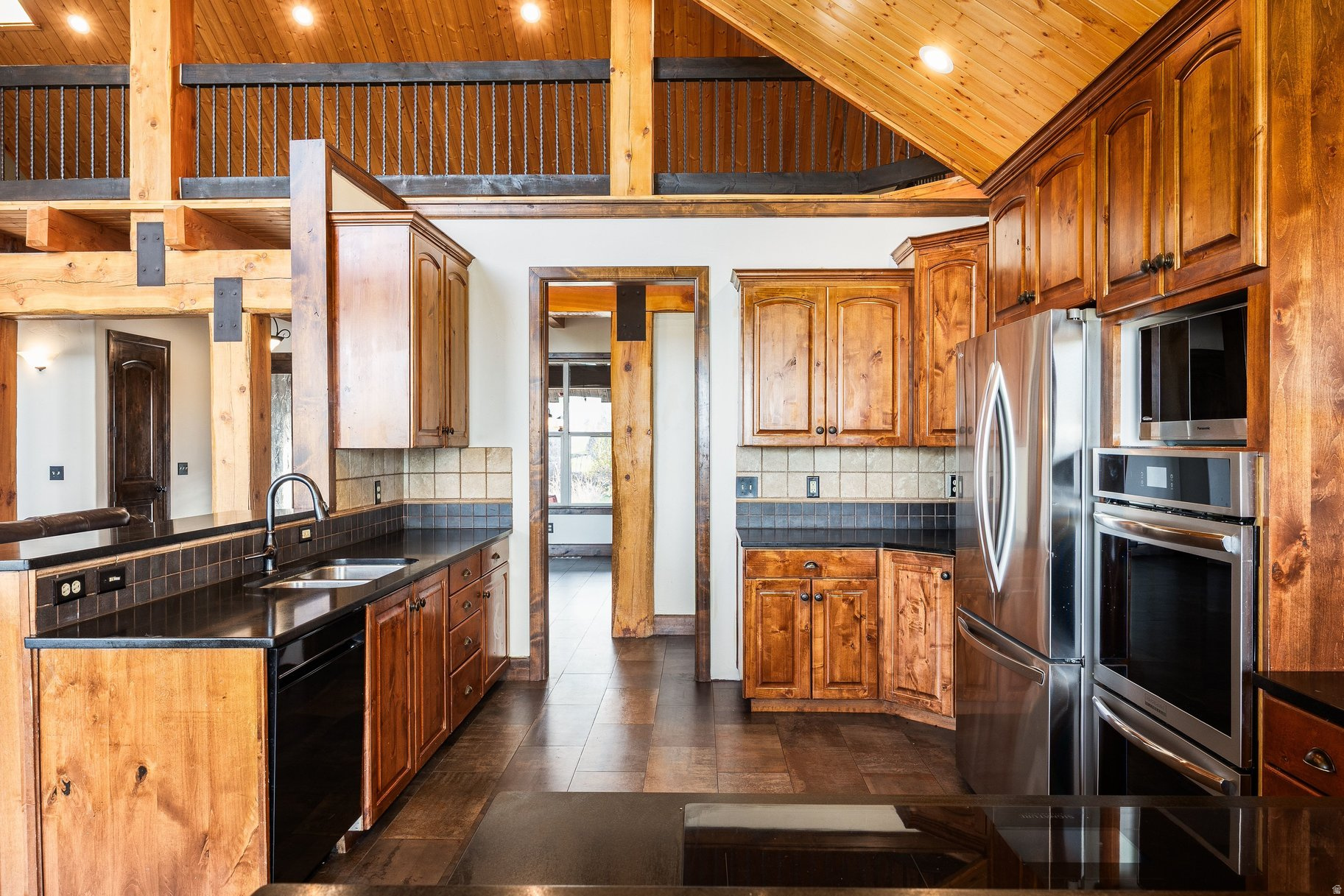 BIG POLE ESTATES - Residential