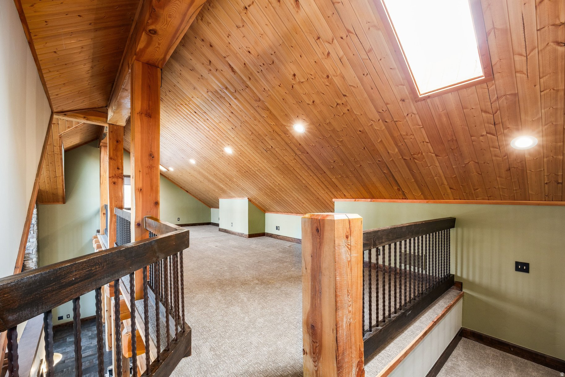 BIG POLE ESTATES - Residential