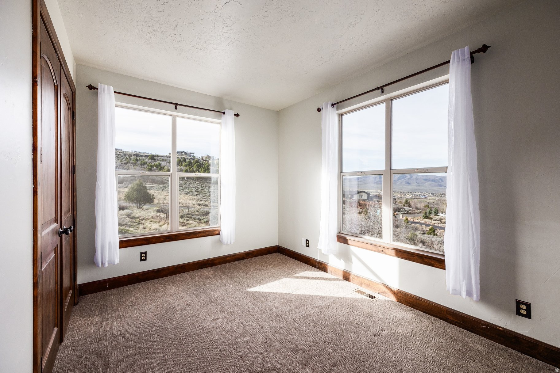 BIG POLE ESTATES - Residential