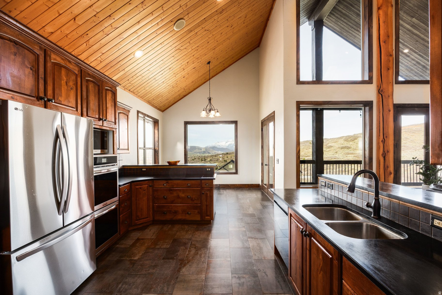 BIG POLE ESTATES - Residential