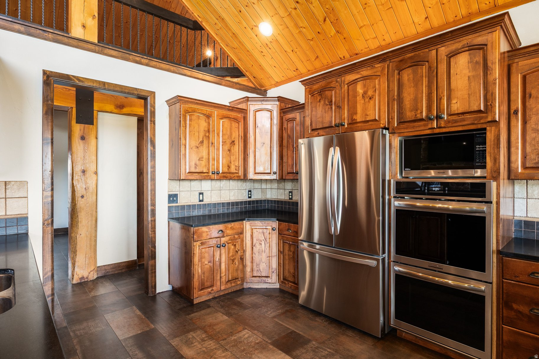 BIG POLE ESTATES - Residential