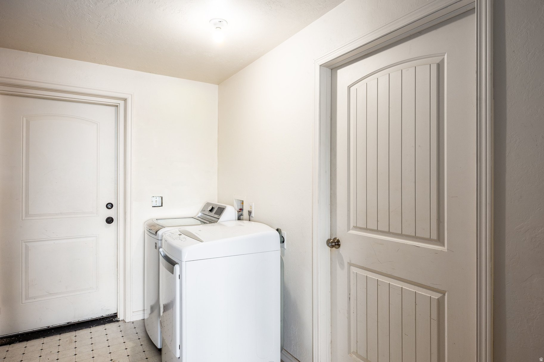 BIG POLE ESTATES - Residential