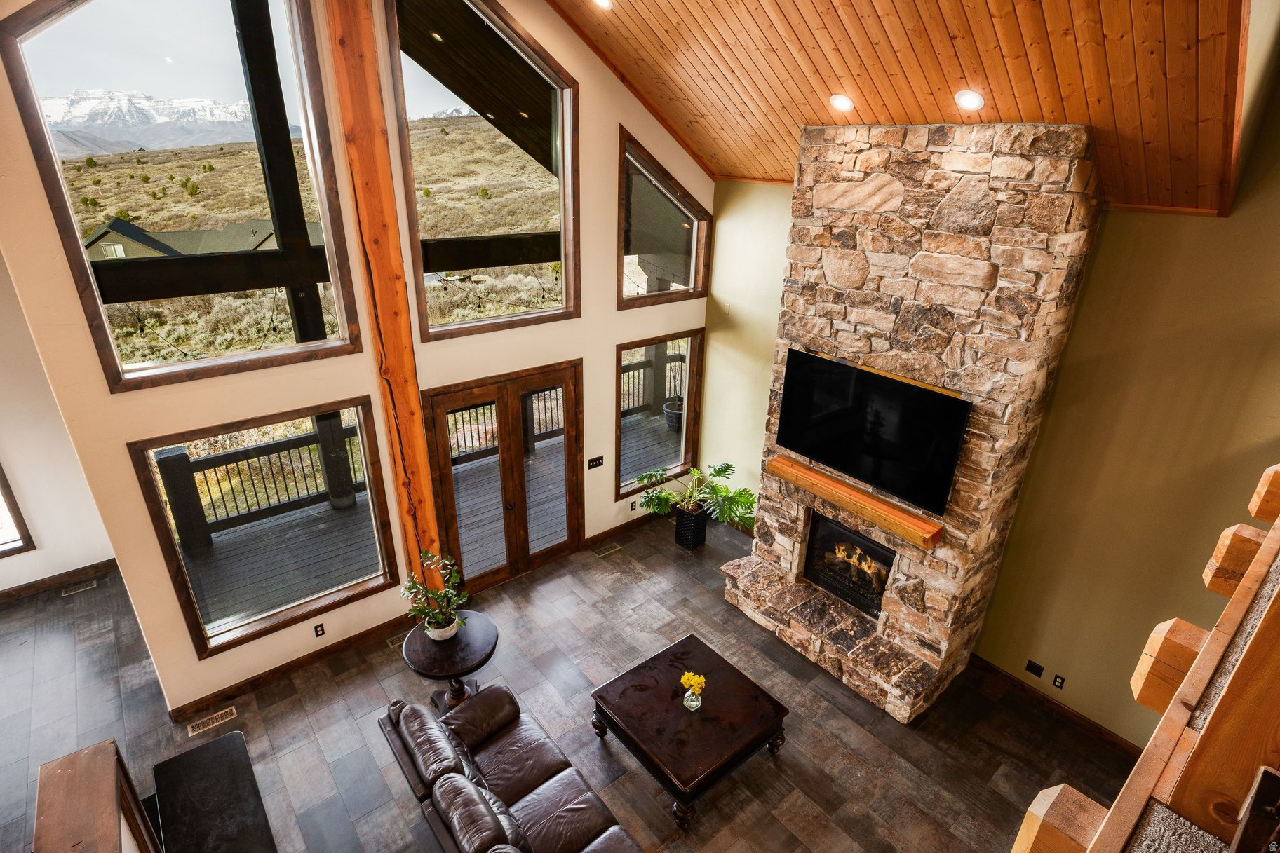 BIG POLE ESTATES - Residential