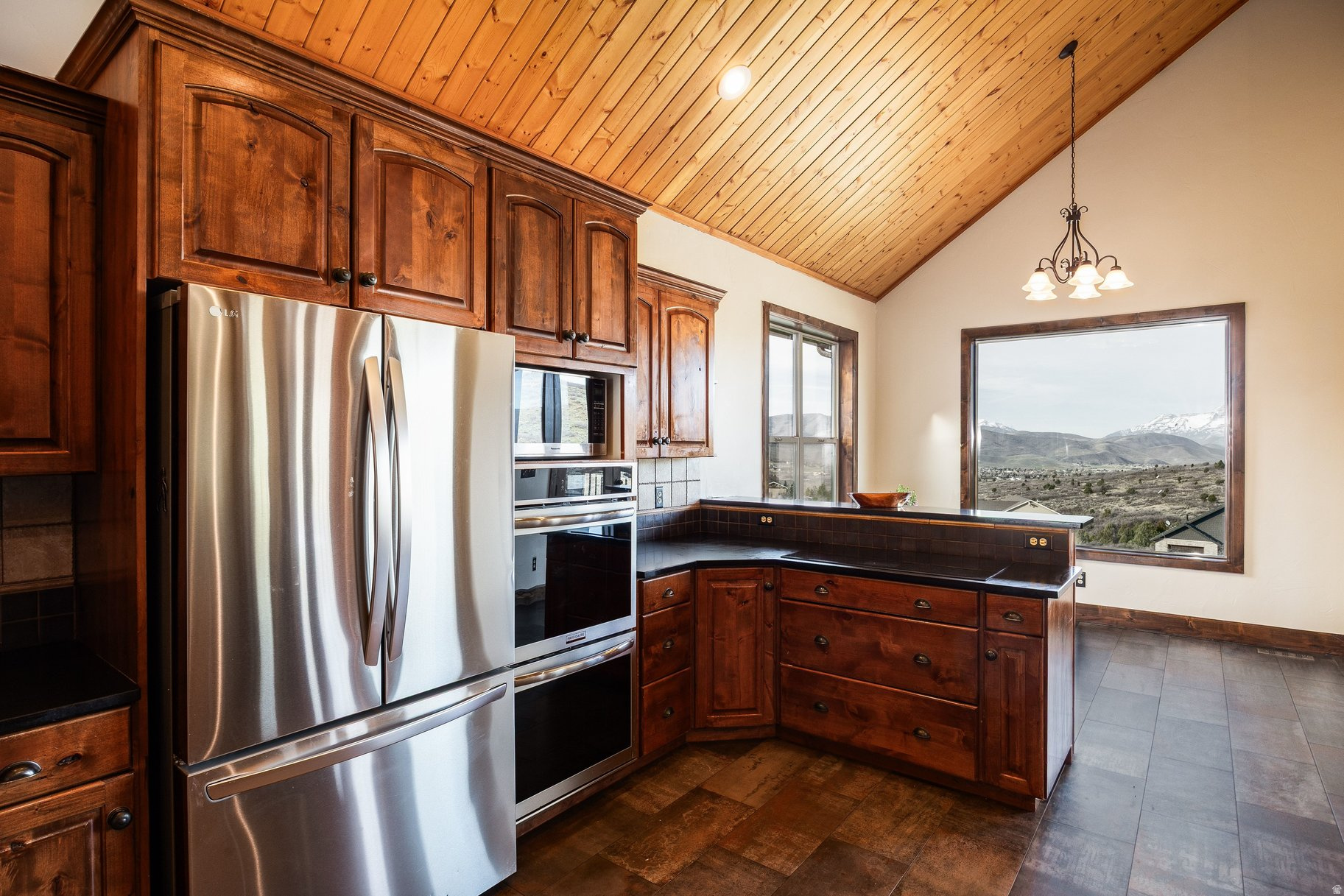 BIG POLE ESTATES - Residential