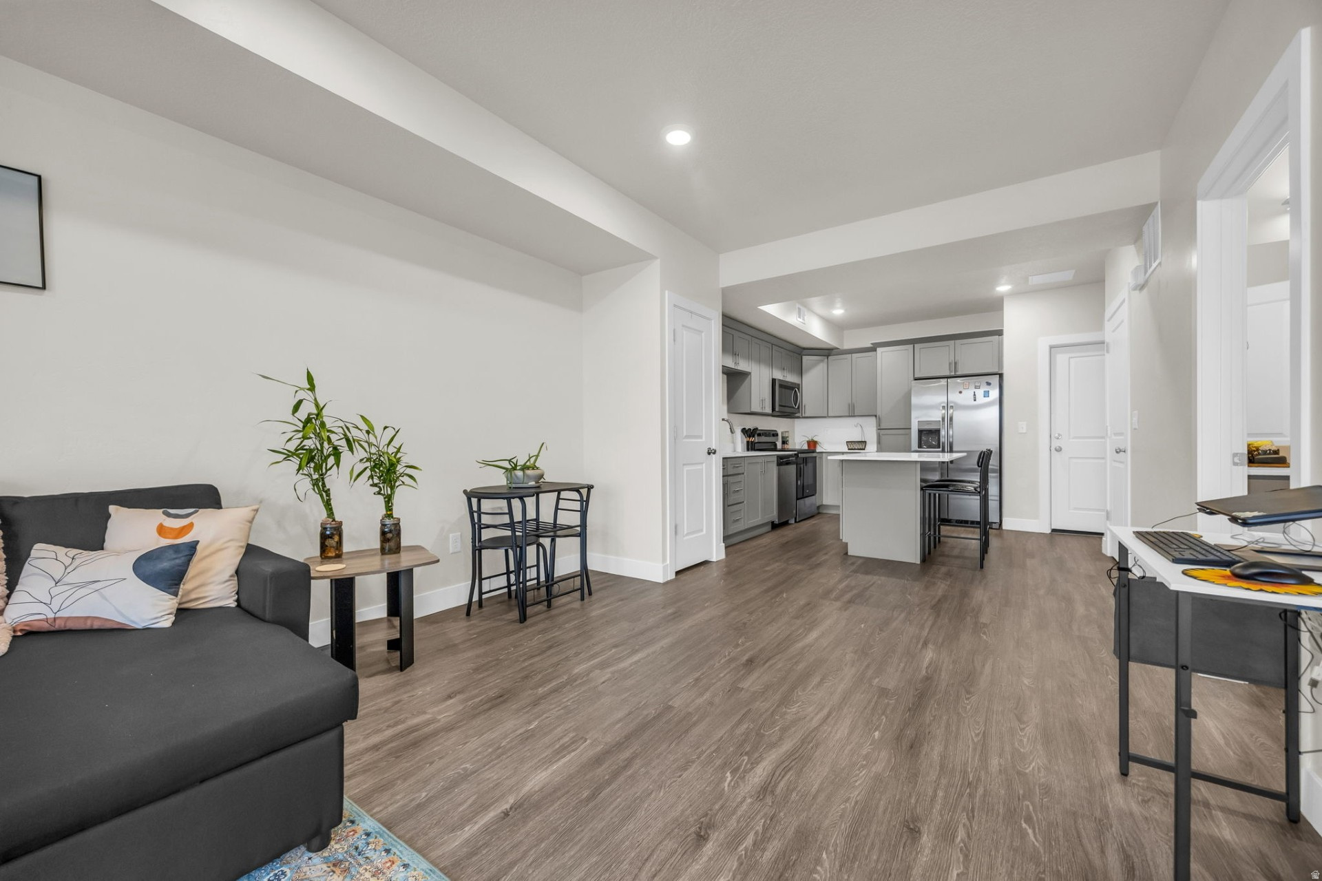 FALCON RIDGE - Residential