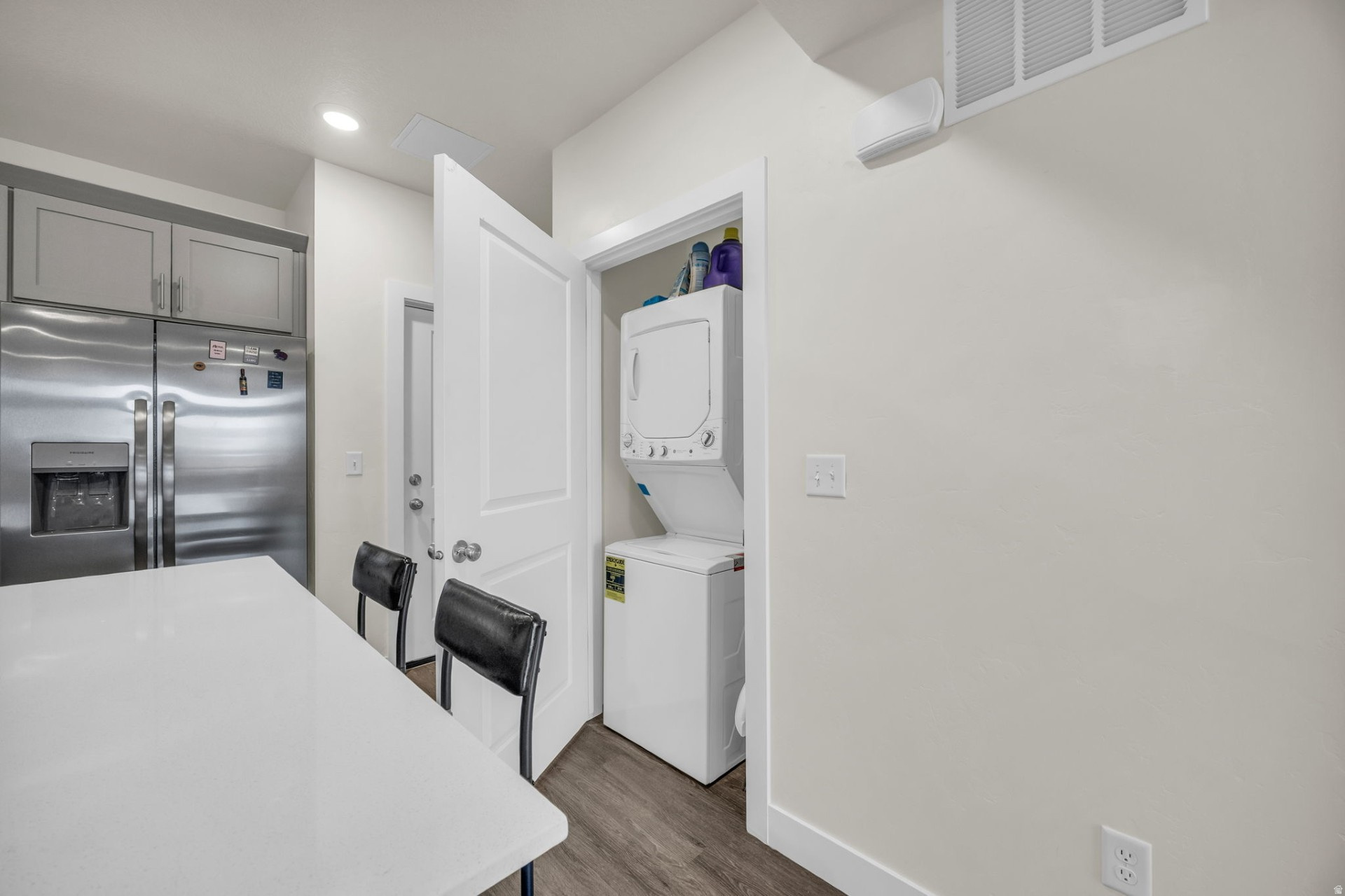 FALCON RIDGE - Residential