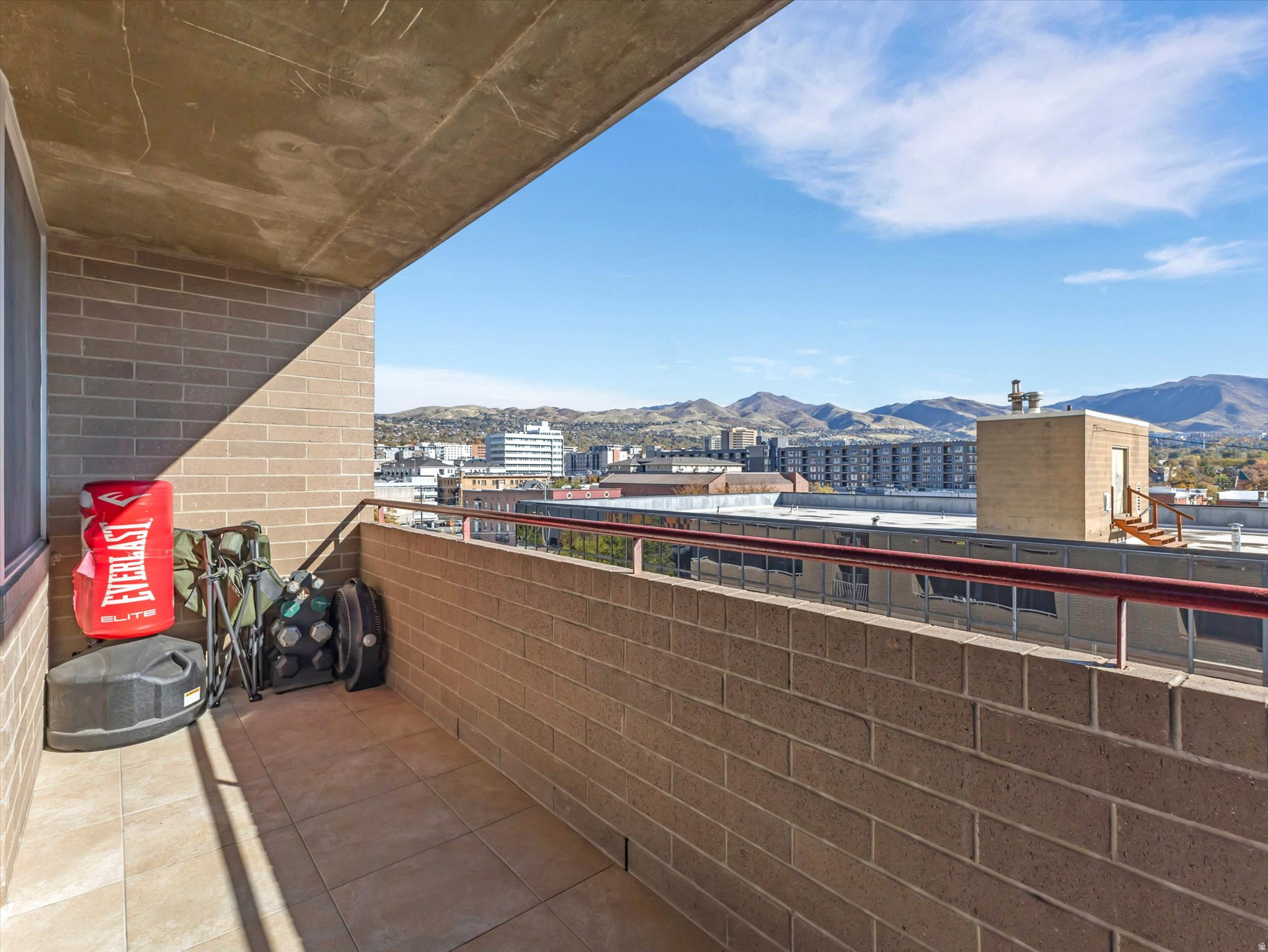 BROADWAY TOWER CONDO - Residential