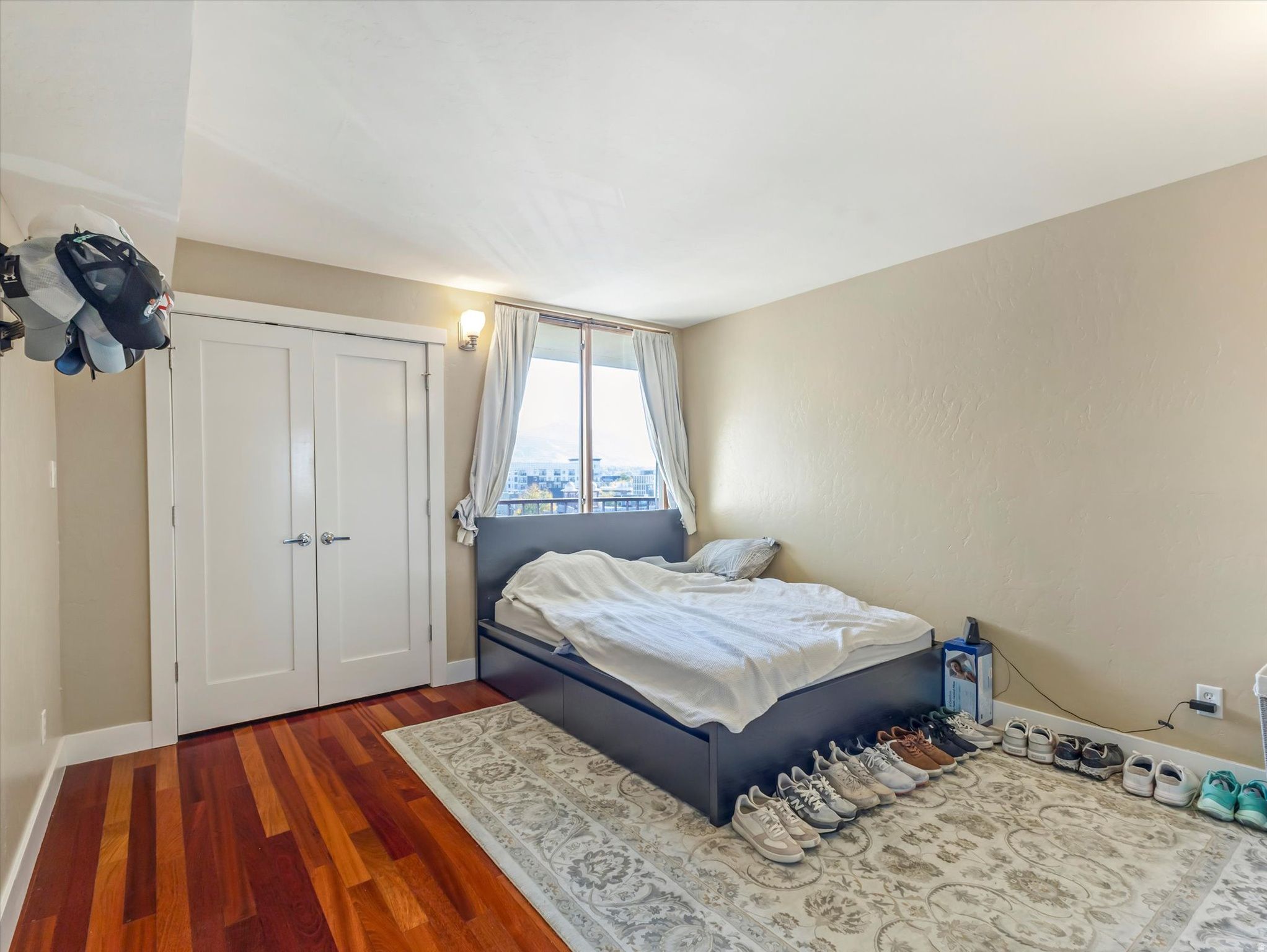 BROADWAY TOWER CONDO - Residential