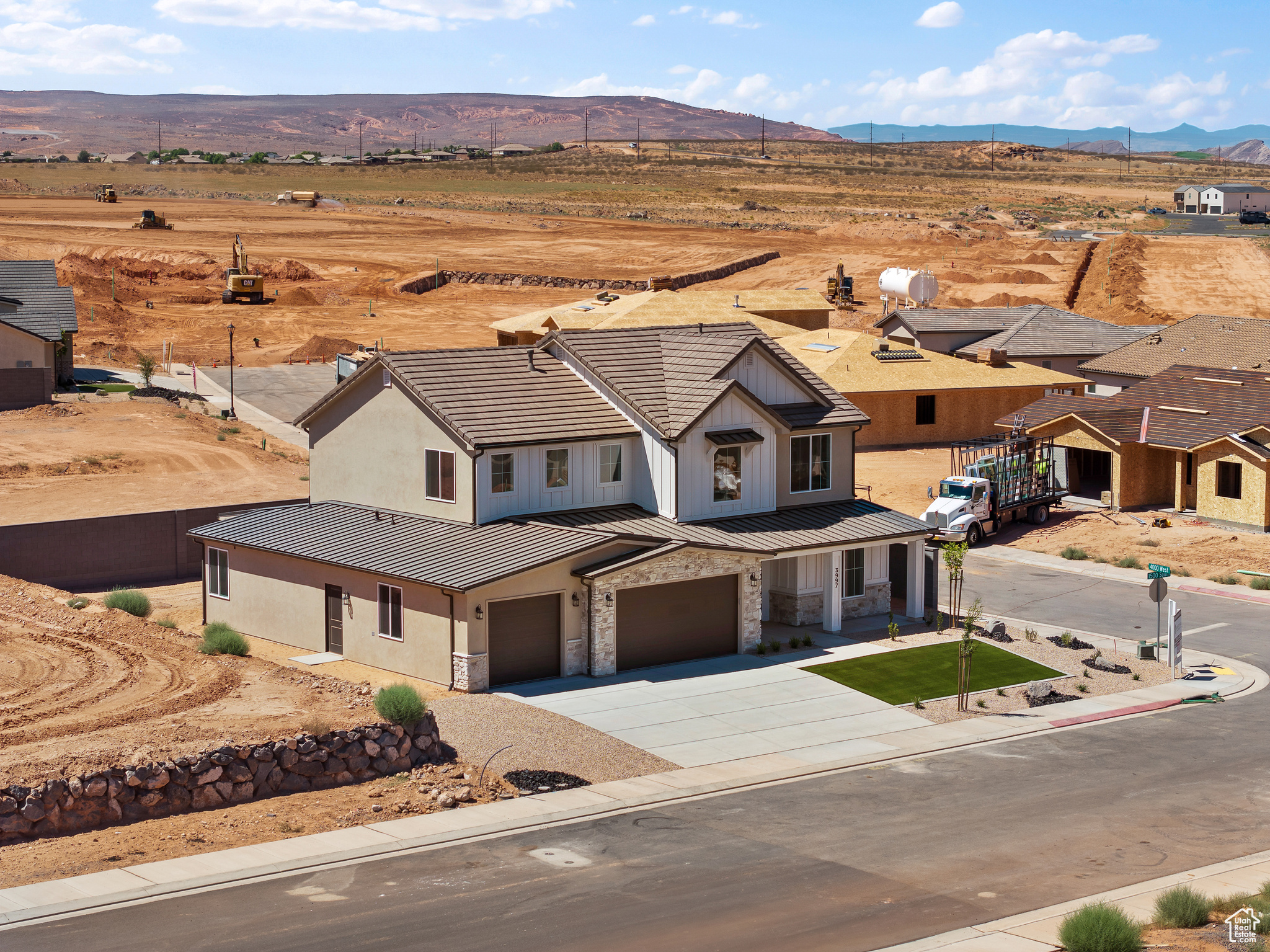 RED SLATE ESTATES - Residential