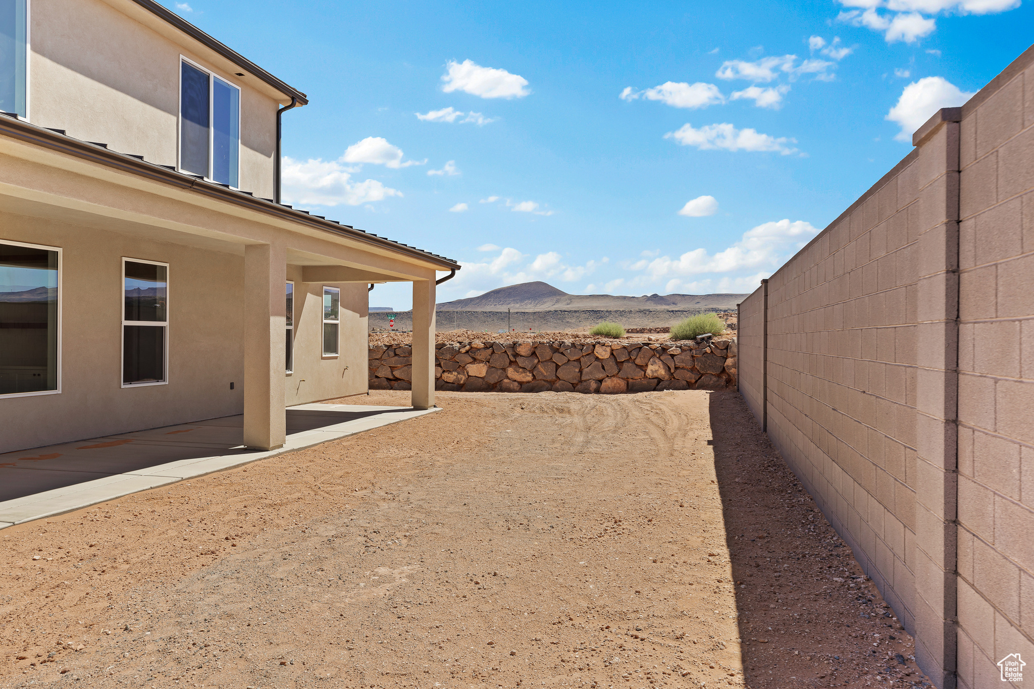 RED SLATE ESTATES - Residential